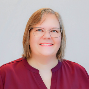 Headshot of Nancy Weir